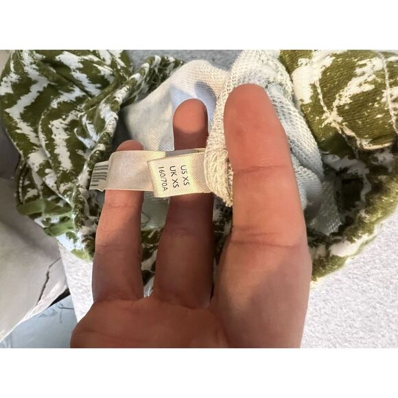 Anthropologie daily practice lounge shorts womens XS green chevron pull on - Picture 10 of 10